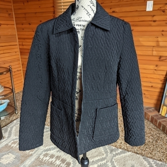 ✨ Esprit Size M Black Quilted Zip Up Jacket – Lined, Cozy & Stylish 🧥 - Picture 2 of 13